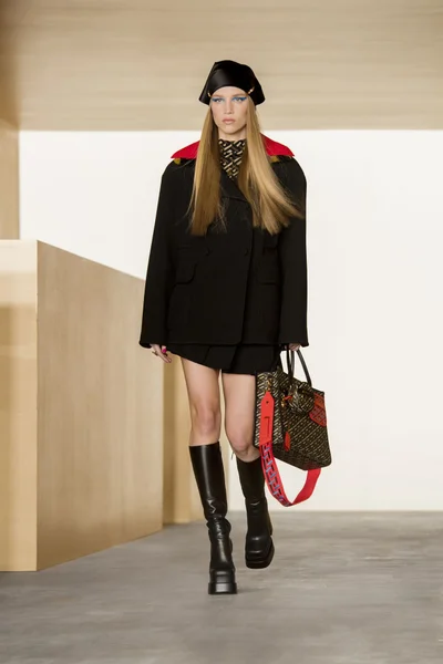 Look 26